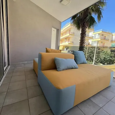 Апартаменти Modern And Spacious With View.