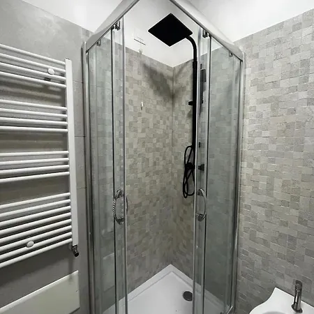 Modern And Spacious With View. * Gallipoli