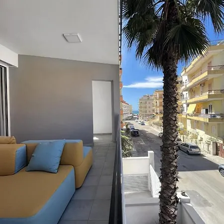 Modern And Spacious With View. * Gallipoli