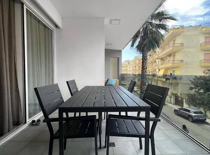 Modern And Spacious With View. *