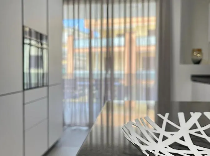 Modern And Spacious With View. * Gallipoli